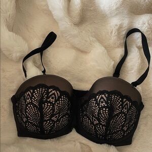 Elegant Black Lace Bra there almost new